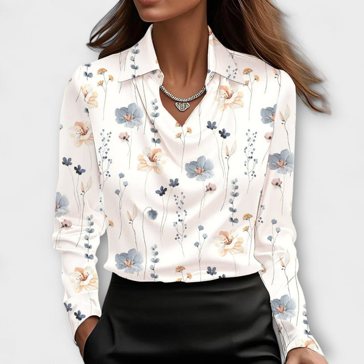 Blusa brillante con cuello fruncido