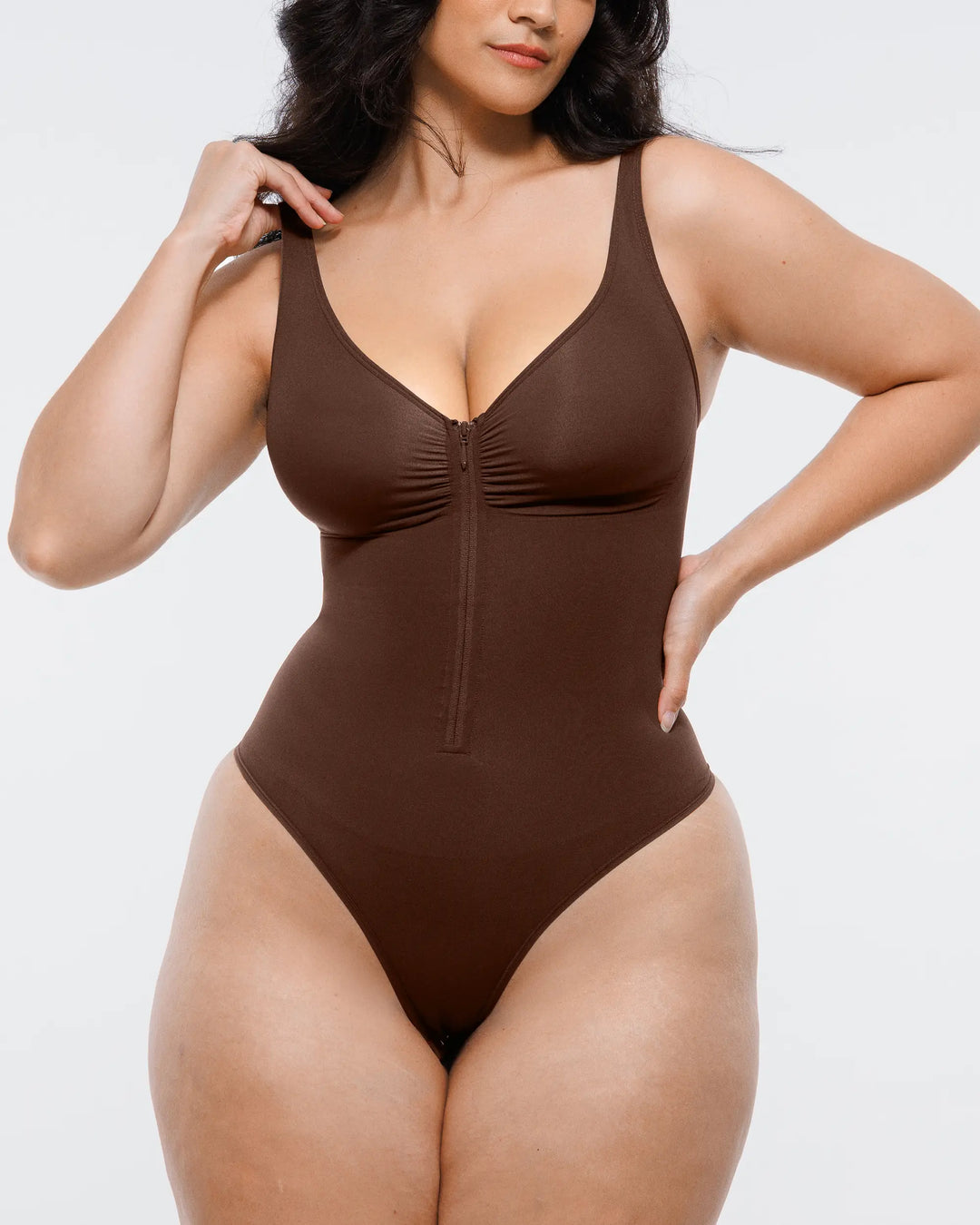 Body moldeador con cremallera frontal y corte tanga