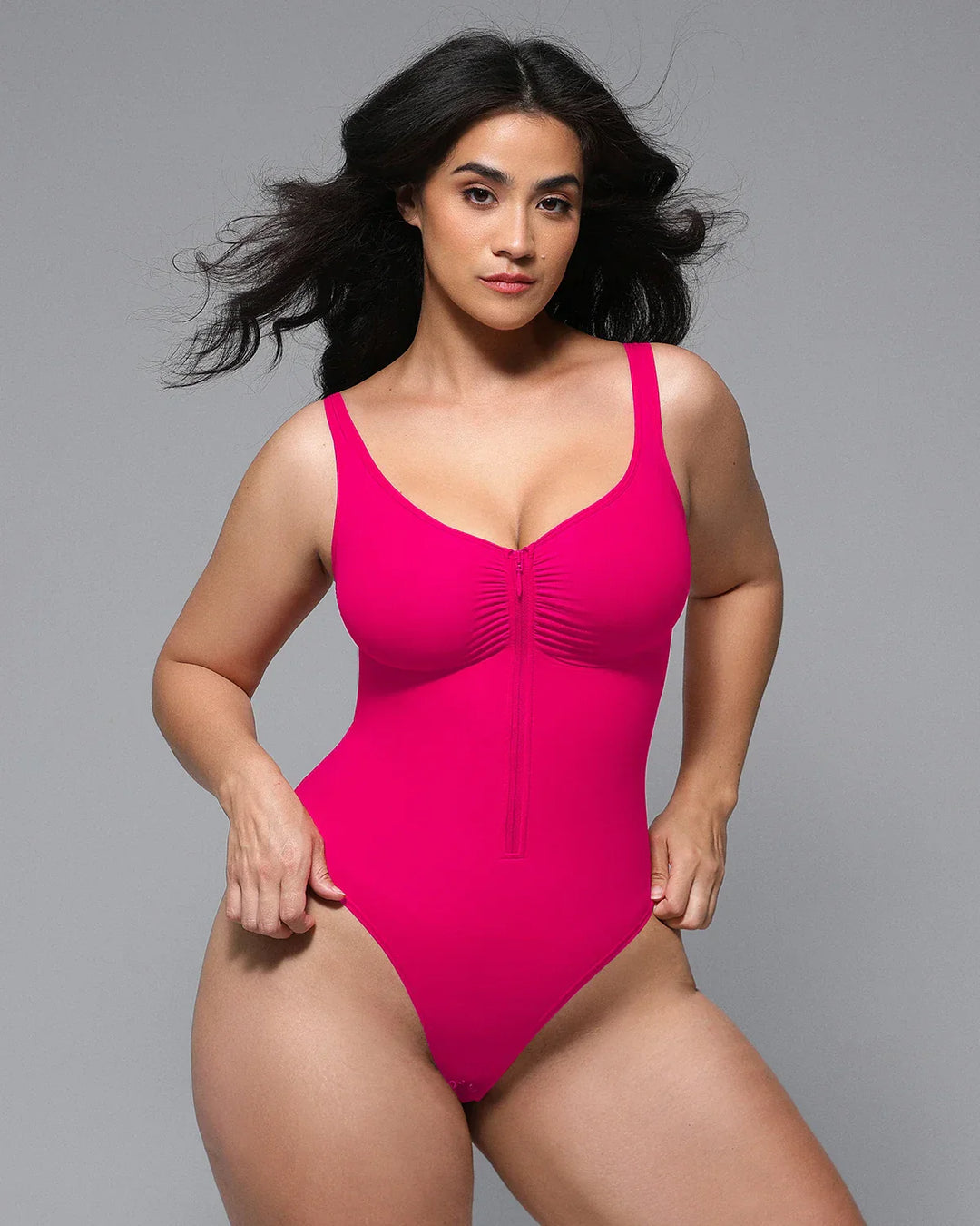 Body moldeador con cremallera frontal y corte tanga